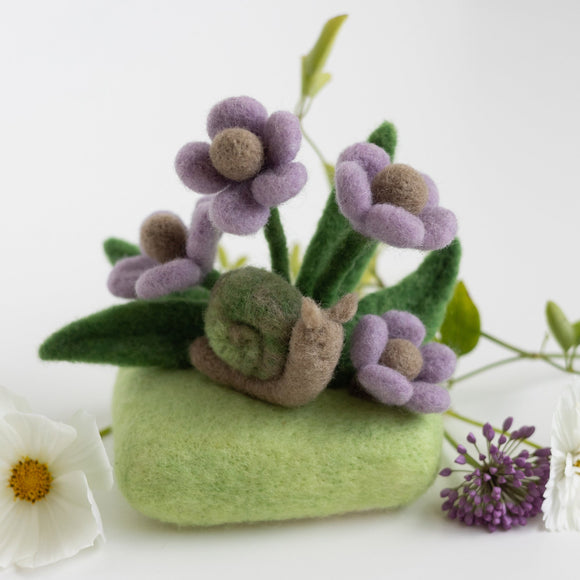Garden Snail Mini Needle Felting Kit