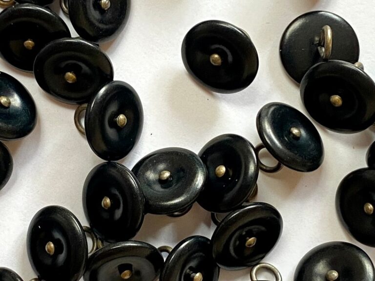 Corozo Button w/ Bronze Metal Shank - 15 mm