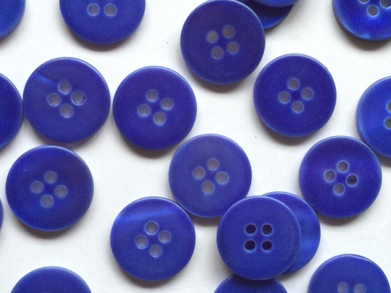 Matte River Shell Buttons 15 mm
