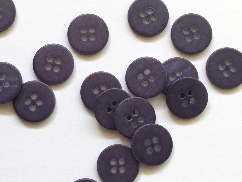 Matte River Shell Buttons 15 mm