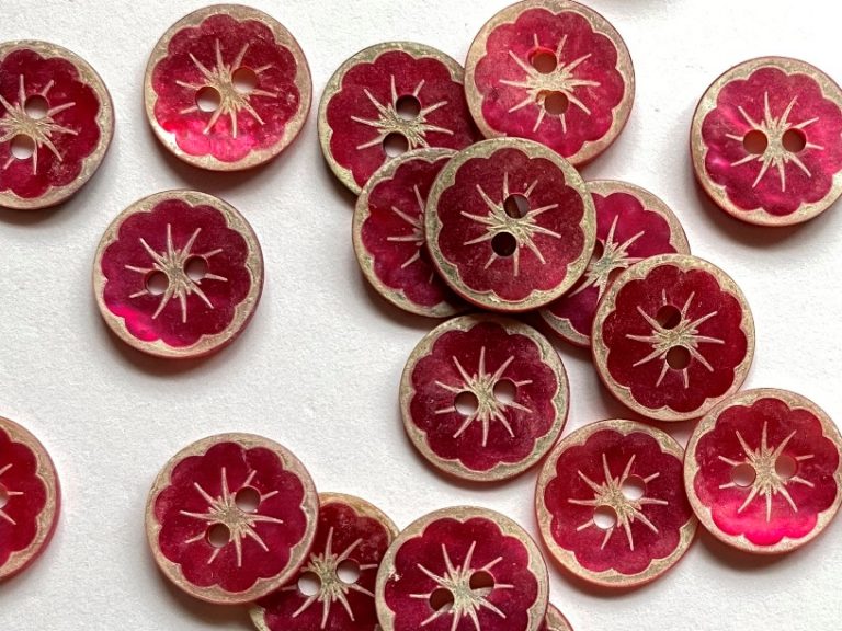Matte Flower Shell Buttons 12mm