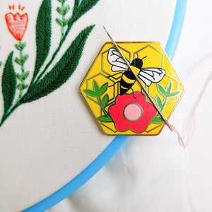 "Bee Lovely" Needle Minder