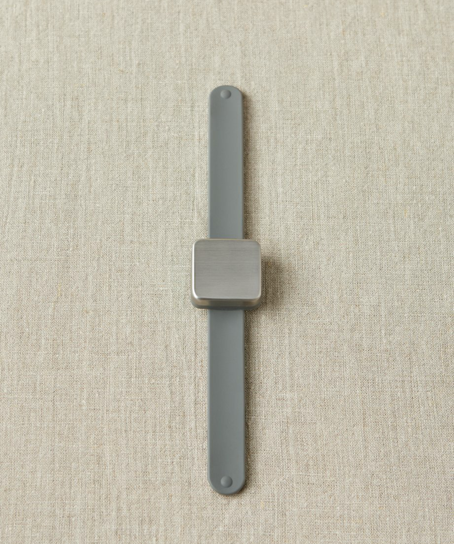 Maker's Keep Magnetic Slap Bracelet