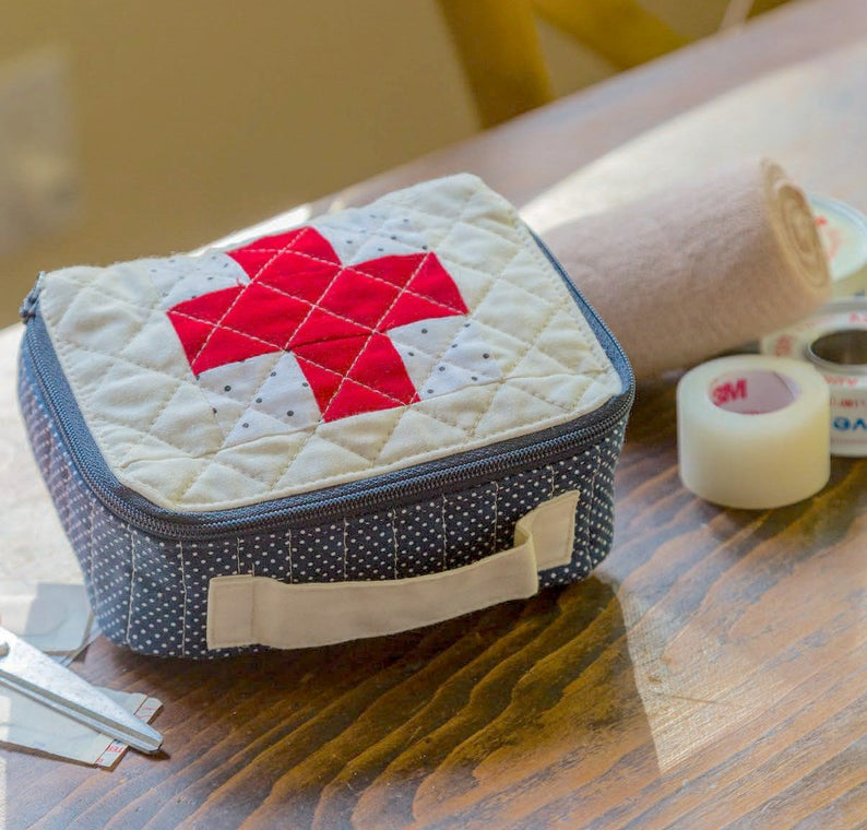 Crafty Little Things to Sew: 20 Clever Sewing Projects Using Scraps & Fat Quarters