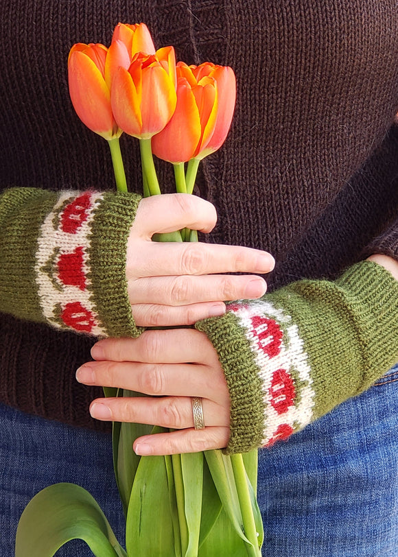 March Flowers Mitts