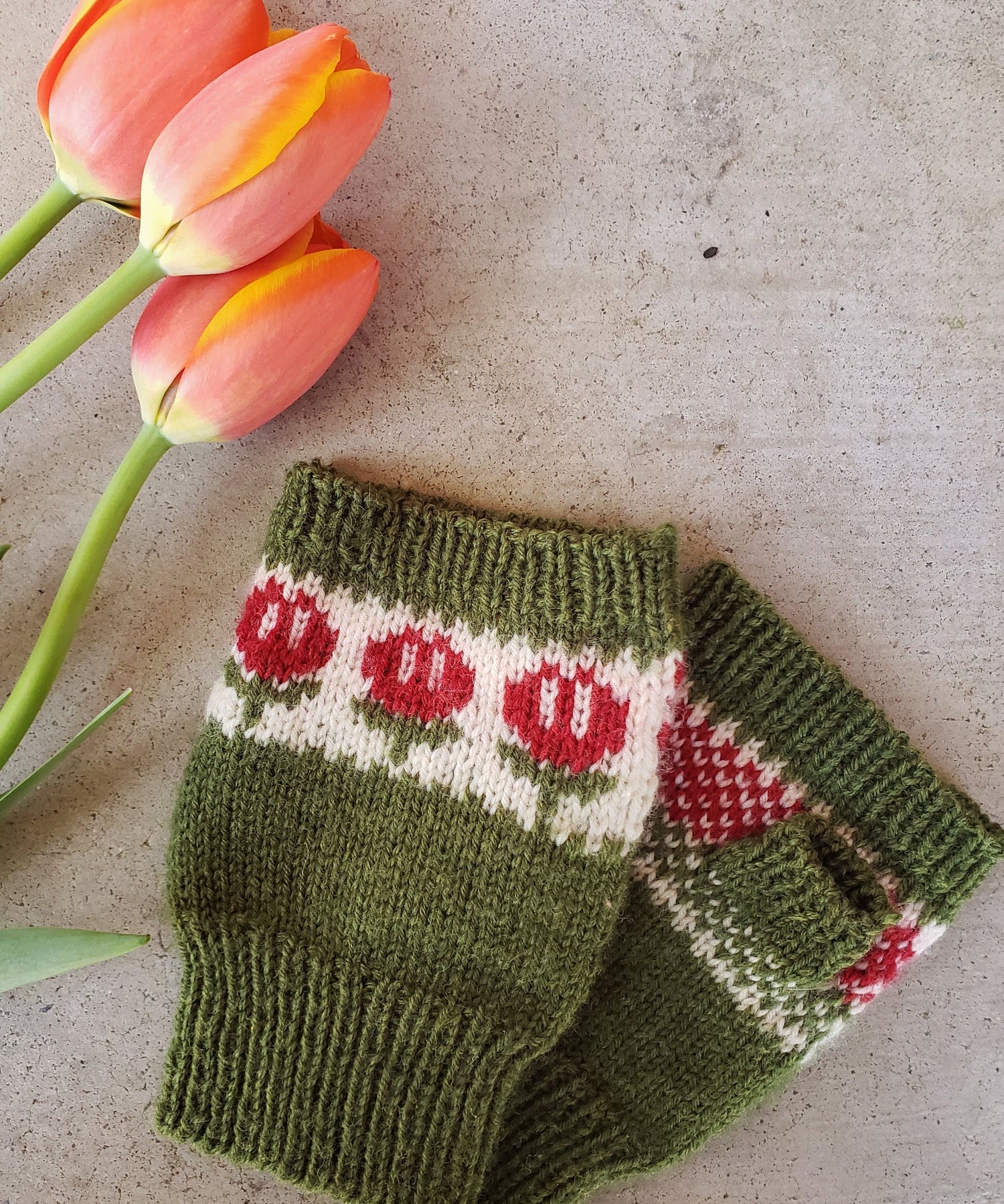 March Flowers Mitts